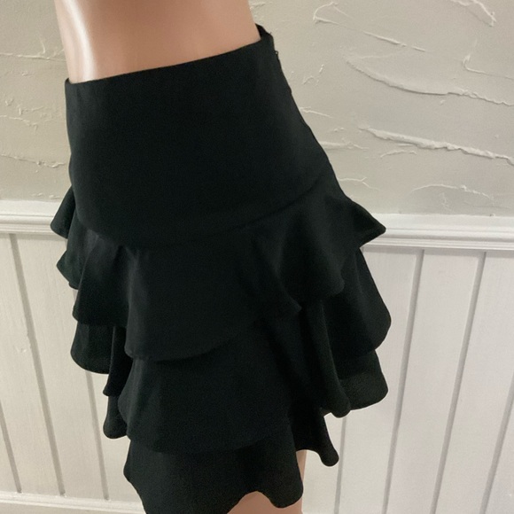 Forever 21 tiered mini skirt - Picture 2 of 3